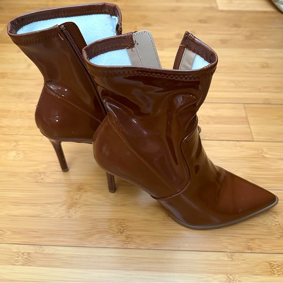 STEVE MADDEN elwyn bootie - Picture 2 of 12